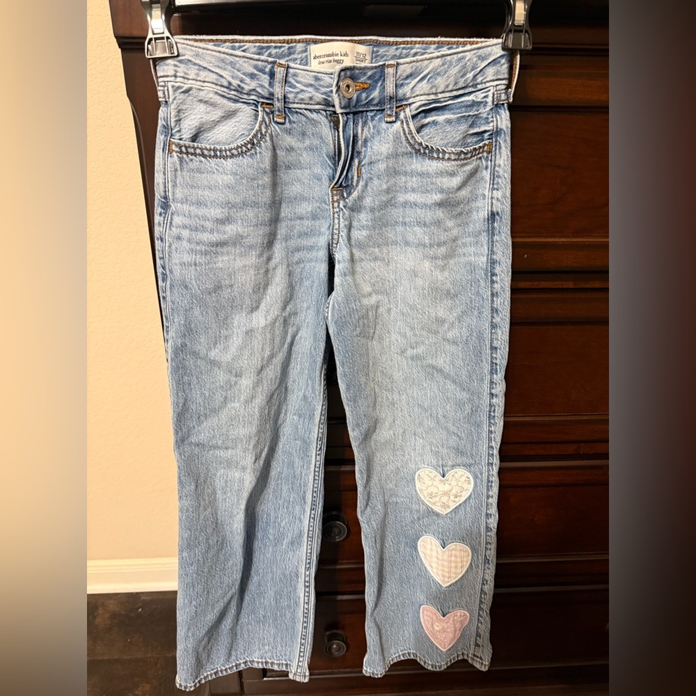 Abercrombie Kids Medium Blue Low Rise Jeans with Heart Accents 11/12 Short